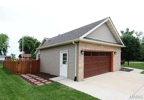 2763 Cascade Lake Dr, Belleville, IL 62221 - view of detached garage