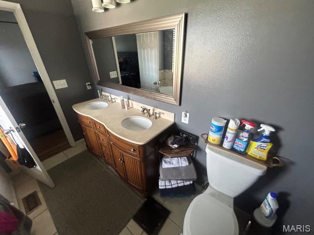 2763 Cascade Lake Dr, Belleville, IL 62221 - bathroom with tile patterned flooring and double vanity