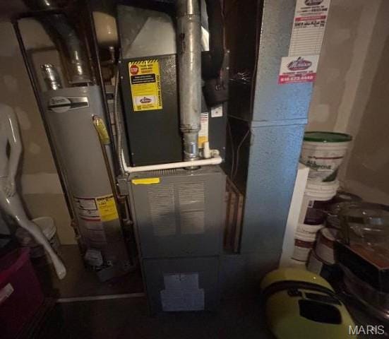 2763 Cascade Lake Dr, Belleville, IL 62221 - utilities with water heater