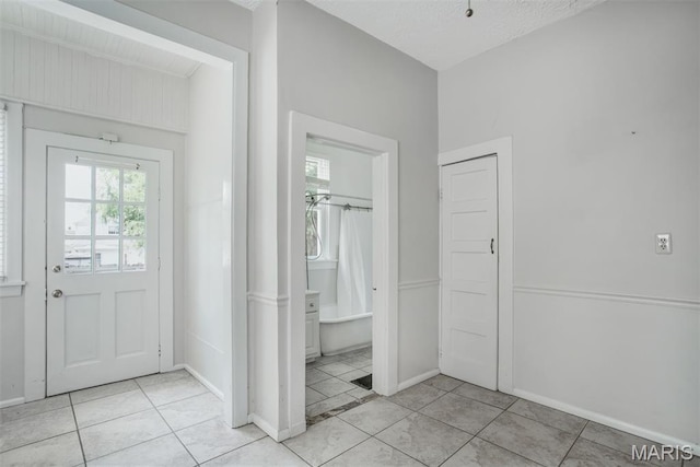 2617 Sutton Blvd, Maplewood, MO 63143 - entryway featuring light tile patterned flooring