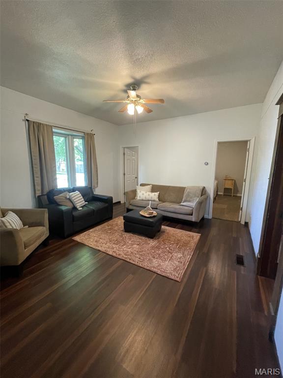 524 E Winter, Greenville, IL 62246 - photo 4