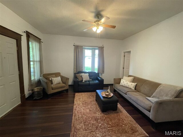 524 E Winter, Greenville, IL 62246 - photo 3