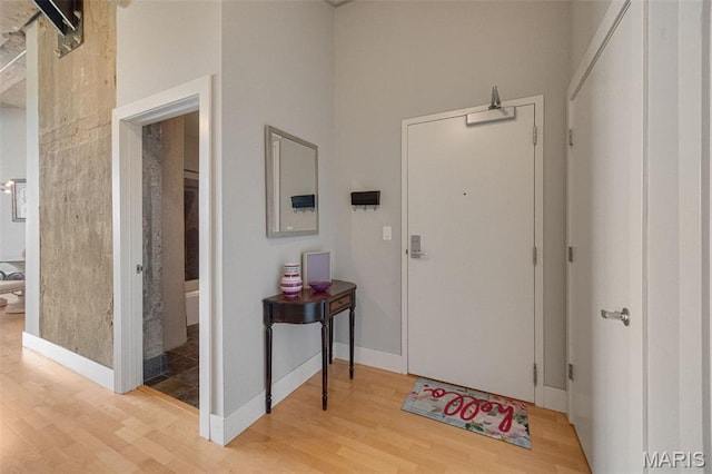 4100 Forest Park Ave Unit 306, Saint Louis, MO 63108 - entrance foyer with light wood-type flooring and baseboards
