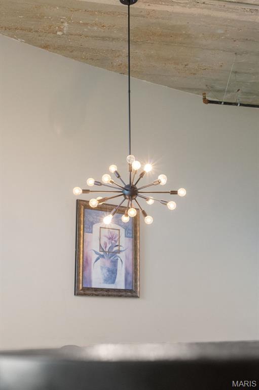 4100 Forest Park Ave Unit 306, Saint Louis, MO 63108 - detailed view of a chandelier