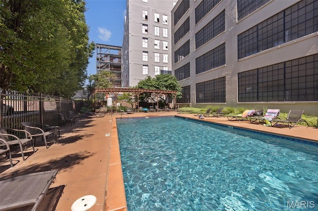 4100 Forest Park Ave Unit 306, Saint Louis, MO 63108 - community pool with a patio area