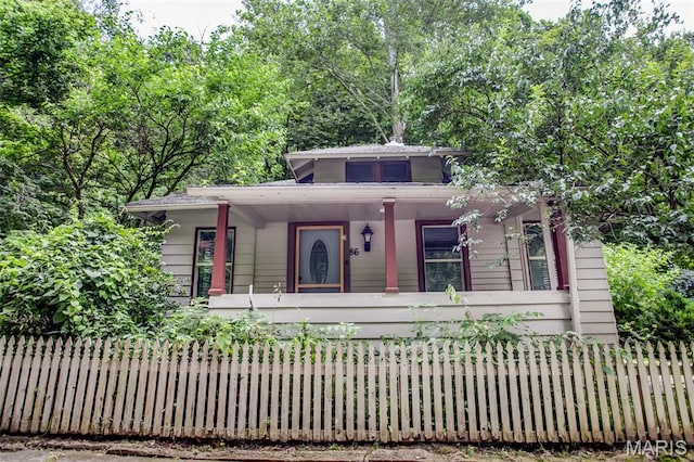 86 Mill St, Elsah, IL 62028 - bungalow-style house featuring covered porch