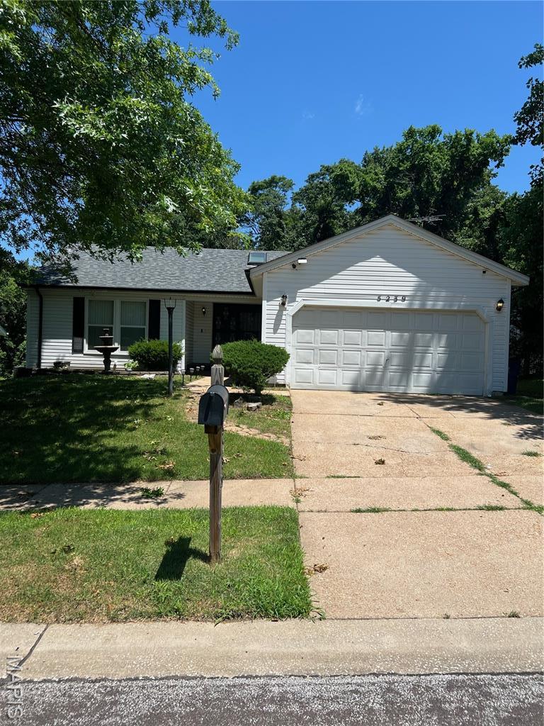 5239 Trailoaks Dr, Black Jack, MO 63033 - photo 1