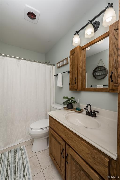 359 Villa Duschene Dr, Warrenton, MO 63383