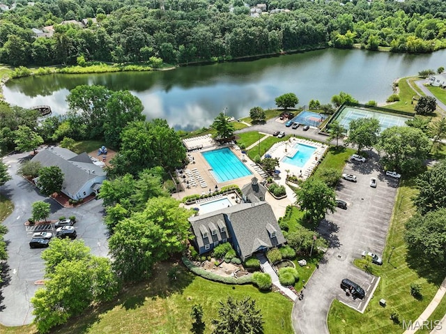 425 Charter Way Dr, Wildwood, MO 63040 - bird's eye view of a pool and a large body of water