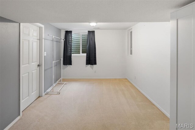 922 Benjamin Dr, Ofallon, IL 62269 - finished below grade area with carpet floors and baseboards