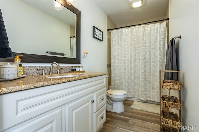 101 Archview Dr, Shiloh, IL 62221 - bathroom featuring wood finished floors, vanity, and a shower with shower curtain