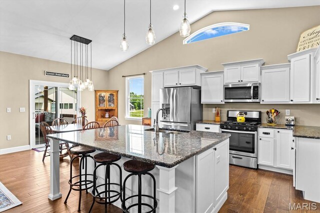 1852 Wellington Ln, Maryville, IL 62062