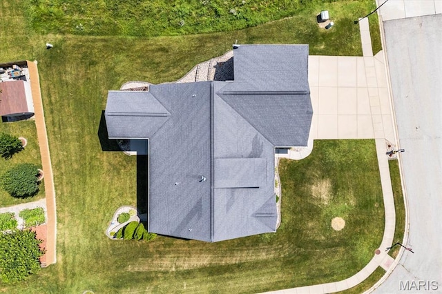 1852 Wellington Ln, Maryville, IL 62062