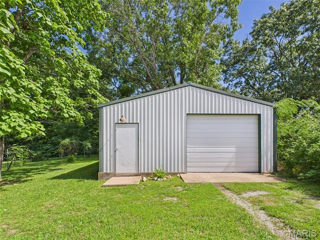 7603 Blue Moon Rd, Bucyrus, MO 65444 - detached garage with dirt driveway