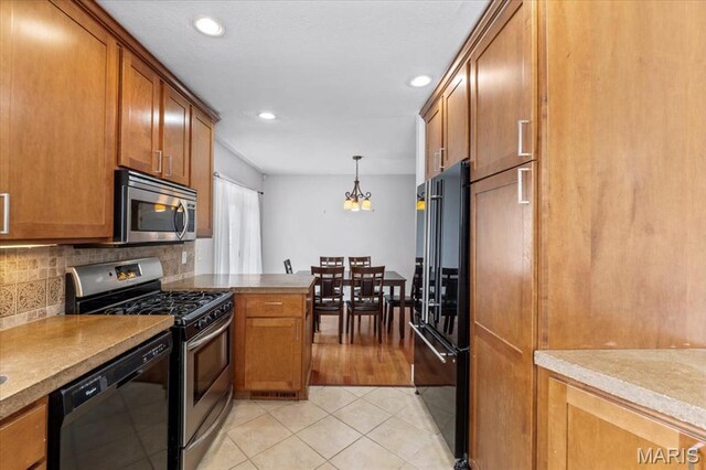 7860 Ahern Ave, University City, MO 63130