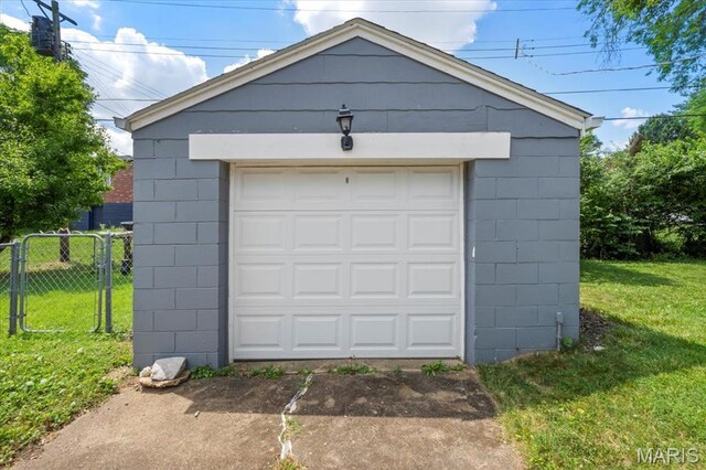 7860 Ahern Ave, University City, MO 63130