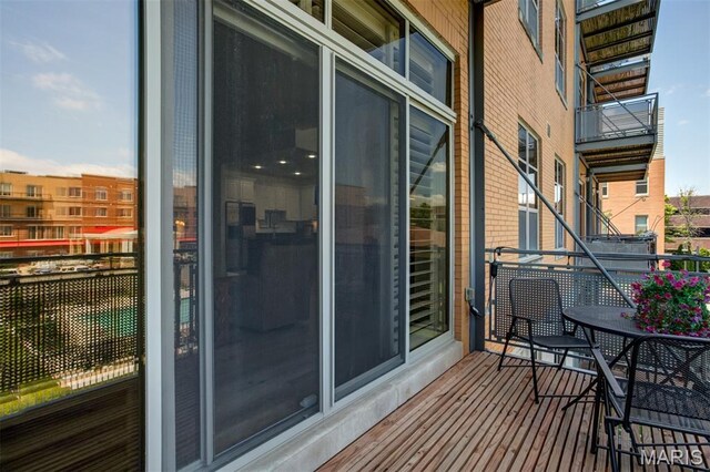 630 Emerson Rd Unit 203, Creve Coeur, MO 63141