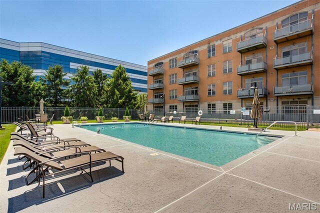 630 Emerson Rd Unit 203, Creve Coeur, MO 63141