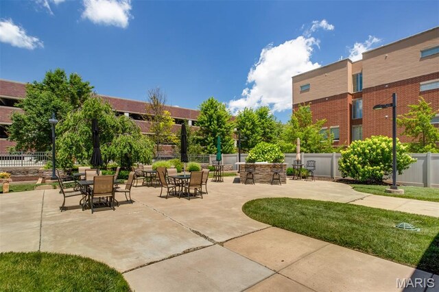 630 Emerson Rd Unit 203, Creve Coeur, MO 63141