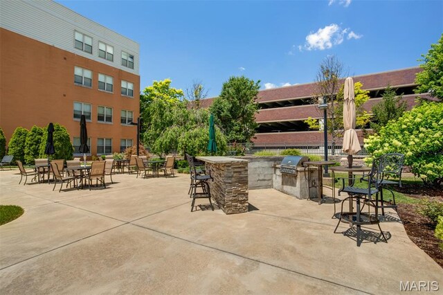 630 Emerson Rd Unit 203, Creve Coeur, MO 63141