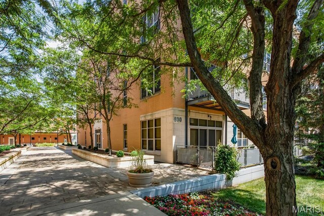630 Emerson Rd Unit 203, Creve Coeur, MO 63141