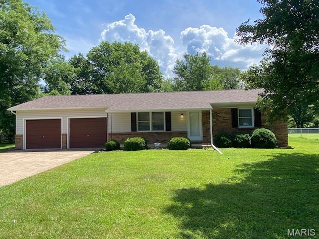 304 Hillcrest Dr, Saint Genevieve, MO 63670