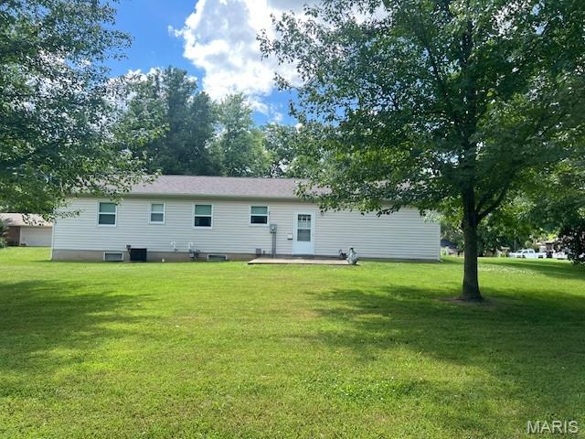 304 Hillcrest Dr, Saint Genevieve, MO 63670