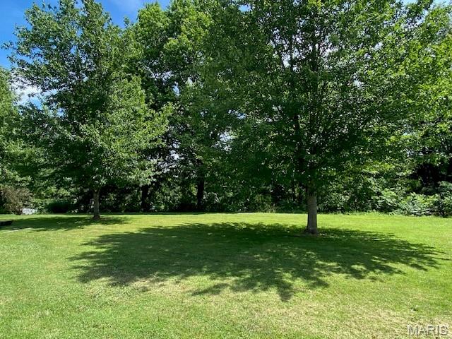 304 Hillcrest Dr, Saint Genevieve, MO 63670