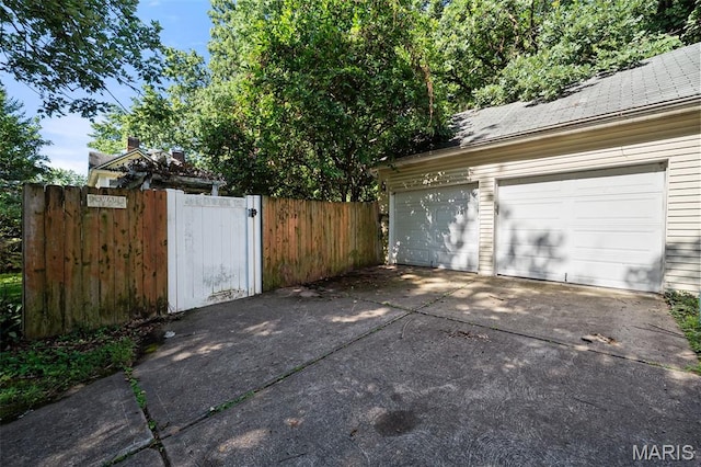 401 Carson Rd, Ferguson, MO 63135 - garage with driveway