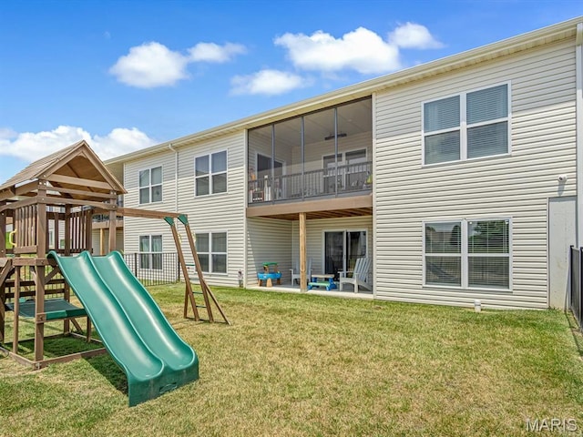 714 Applewood Creek Dr, Fairview Heights, IL 62208 - back of property with a playground and a yard