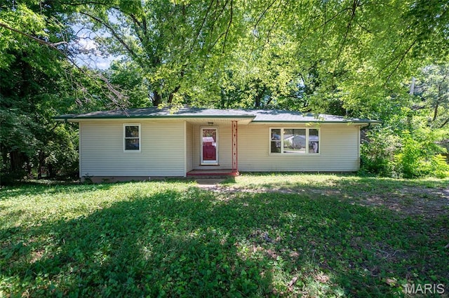 2 Willow Dr, Fairview Heights, IL 62208 - ranch-style house featuring a front yard and a porch