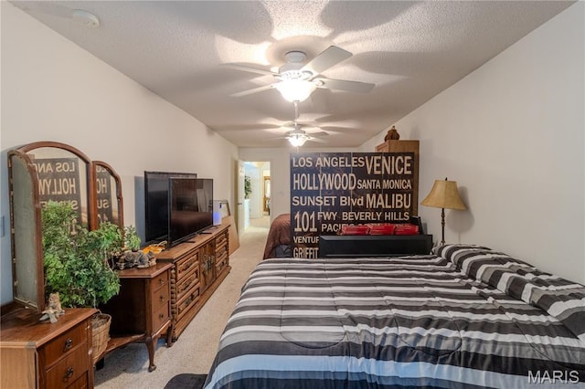 106 Red Bud Cir, Saint Robert, MO 65584 - bedroom featuring light colored carpet and a ceiling fan