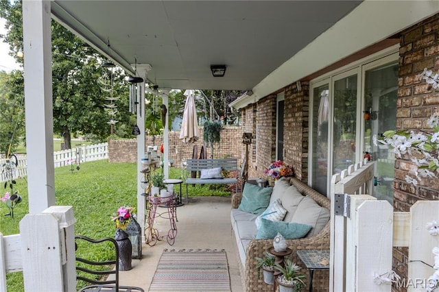 106 Red Bud Cir, Saint Robert, MO 65584 - view of patio