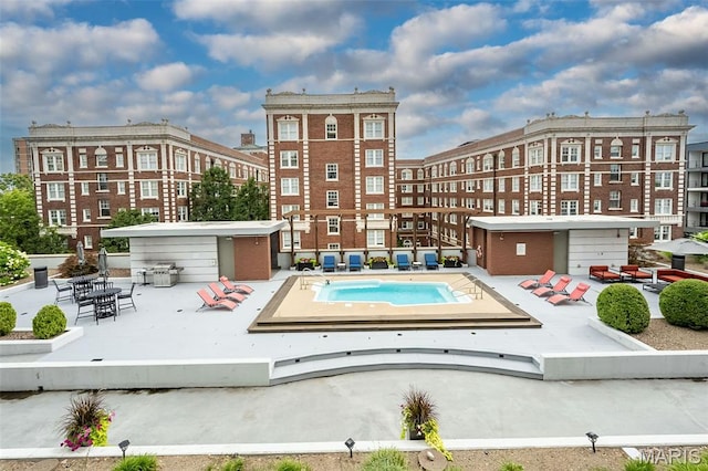 9 N Euclid Ave Unit 509, Saint Louis, MO 63108 - view of pool with a hot tub
