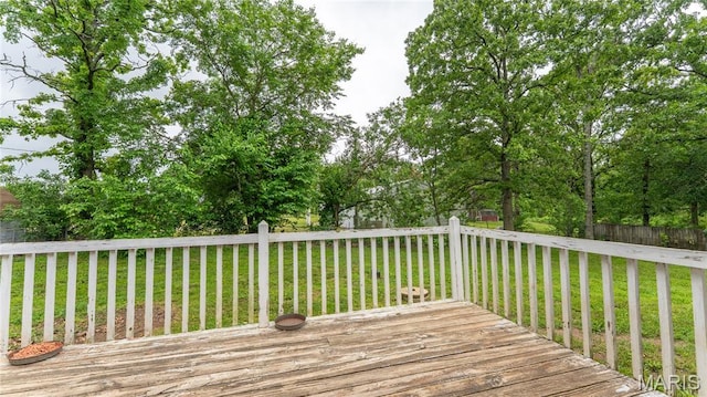 19954 Ironwood Ln, Lebanon, MO 65536 - view of deck