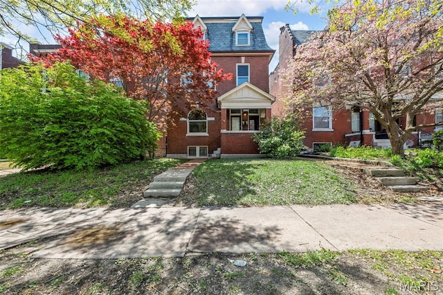 2028 Russell Blvd, Saint Louis, MO 63104 - photo 1