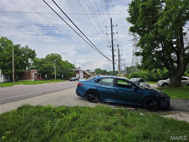 8108 Saint Charles Rock Rd, Saint Louis, MO 63114 - view of asphalt road