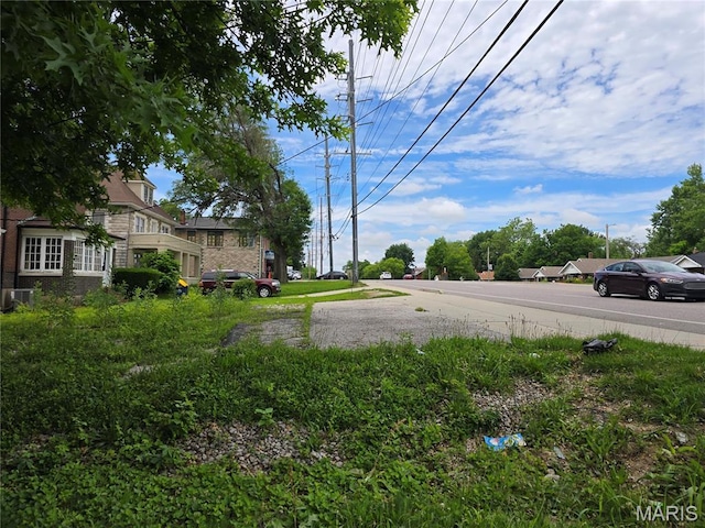 8108 Saint Charles Rock Rd, Saint Louis, MO 63114 - view of asphalt street