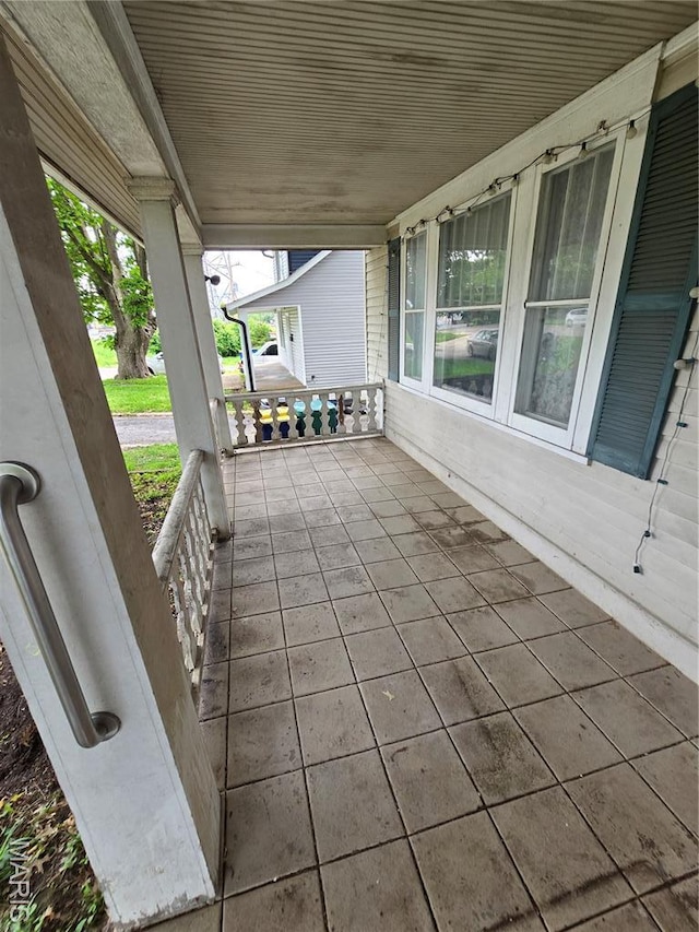 8108 Saint Charles Rock Rd, Saint Louis, MO 63114 - view of covered porch