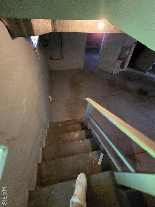 8108 Saint Charles Rock Rd, Saint Louis, MO 63114 - view of stairs
