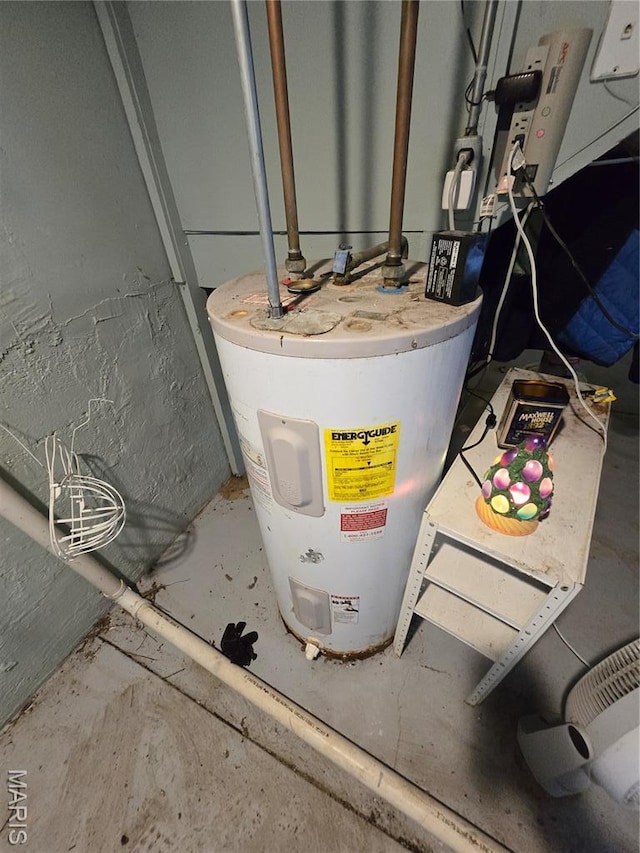 8108 Saint Charles Rock Rd, Saint Louis, MO 63114 - utilities featuring electric water heater