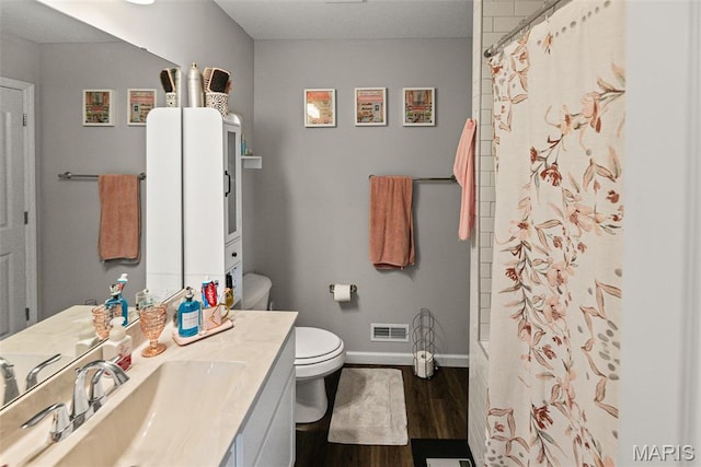 101 Shiloh Ridge Dr, Shiloh, IL 62221 - bathroom with vanity, a shower with shower curtain, and wood finished floors