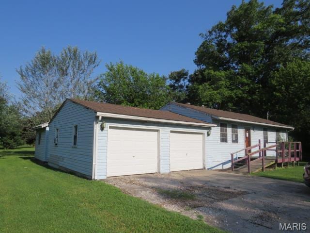 5129 Rapp Rd, Granite City, IL 62040 - garage with driveway