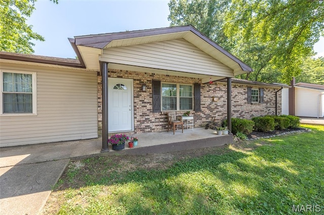 243 Hampton Ct, Poplar Bluff, MO 63901 - photo 1