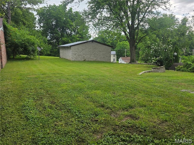 371 Jefferson St, Saint Genevieve, MO 63670 - view of green lawn