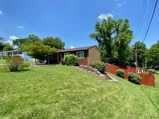 1709 Leafcrest Dr, Hazelwood, MO 63042