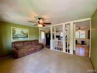 1709 Leafcrest Dr, Hazelwood, MO 63042
