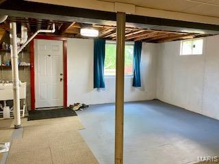 1709 Leafcrest Dr, Hazelwood, MO 63042