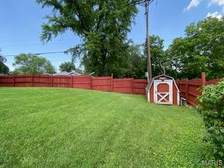 1709 Leafcrest Dr, Hazelwood, MO 63042