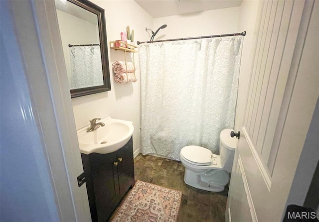 712 W Oak St, Dexter, MO 63841 - full bathroom featuring vanity and a shower with curtain